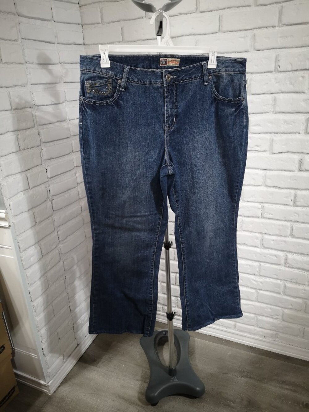 Faded Glory Stretch Woman's Size 20W Medium Wash w/ Embellishments Blue Jeans